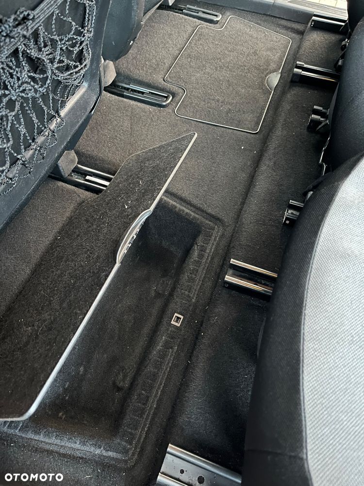 Citroën C4 Grand Picasso - 17