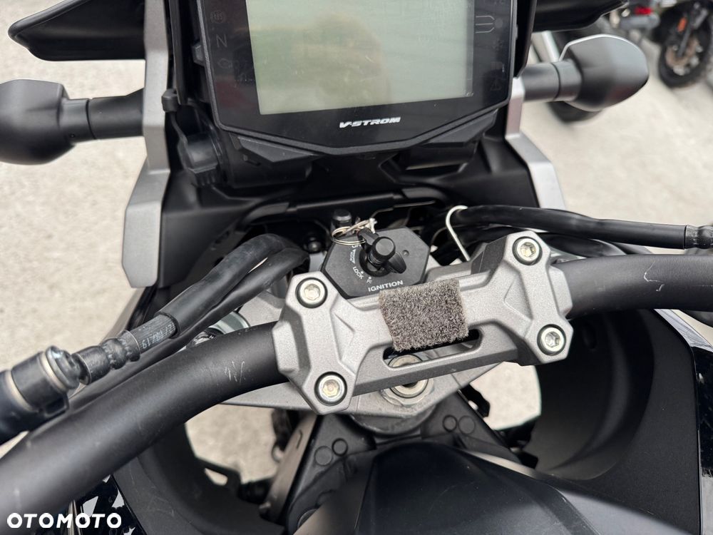 Suzuki DL - 12