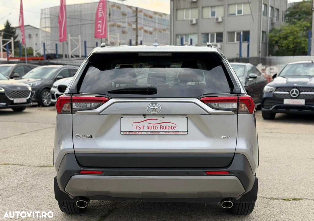 Toyota RAV4 - 8