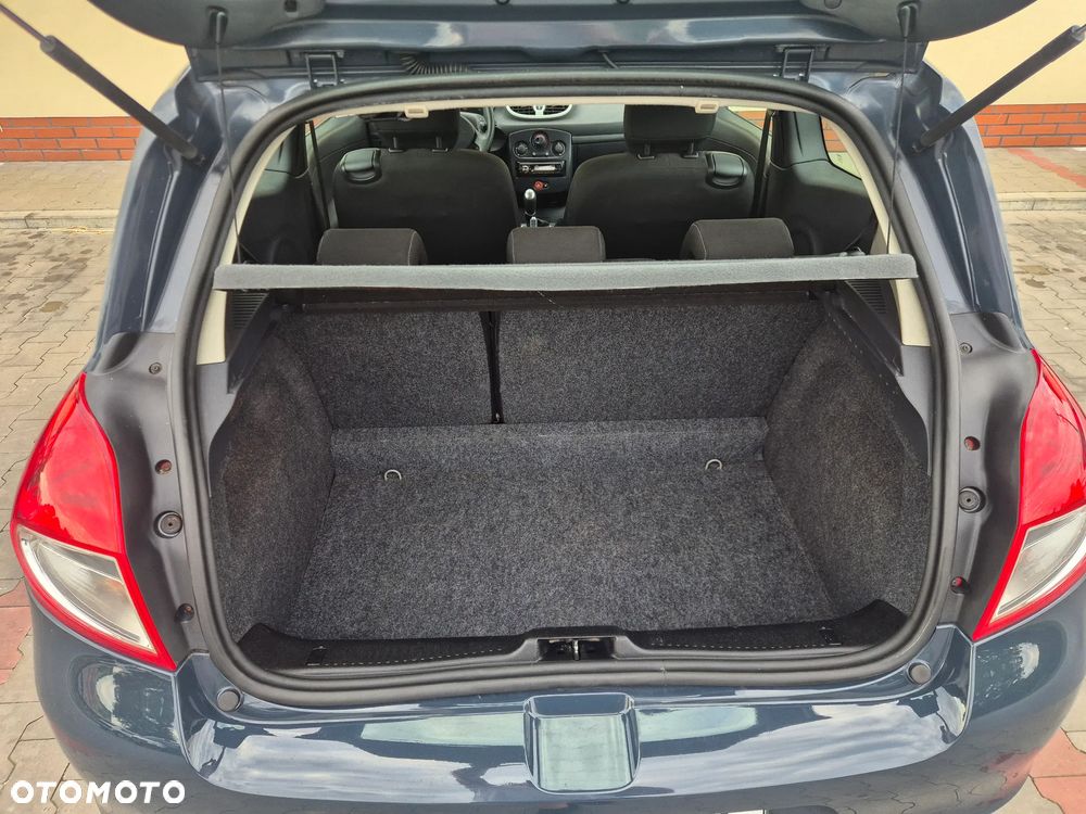 Renault Clio 1.2 16V 75 Yahoo - 10