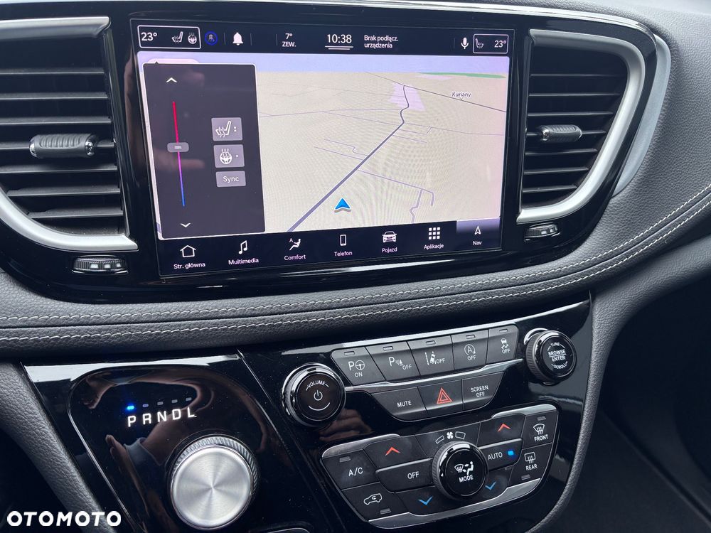 Chrysler Pacifica - 27