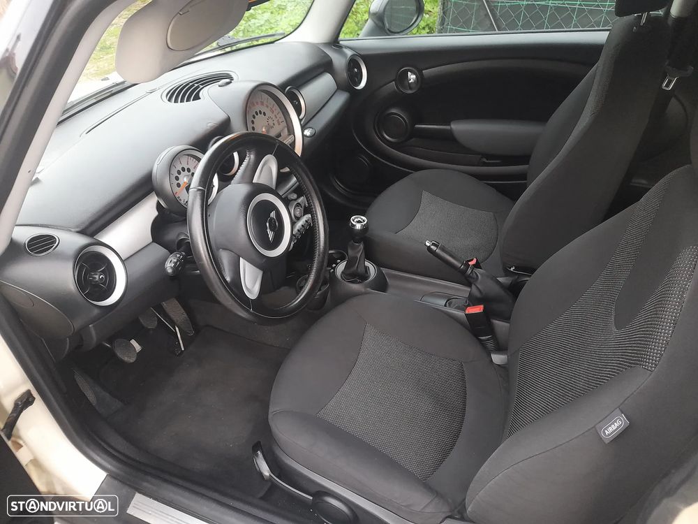 MINI 3 Portas Cooper D - 12