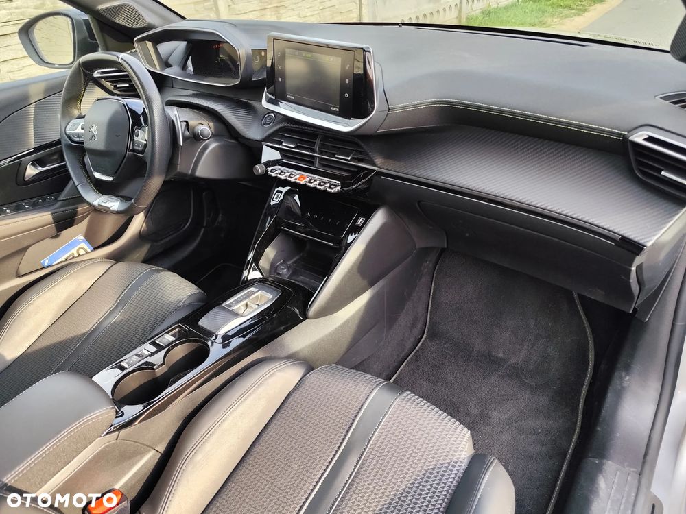 Peugeot 208 PureTech 130 EAT8 GT - 17