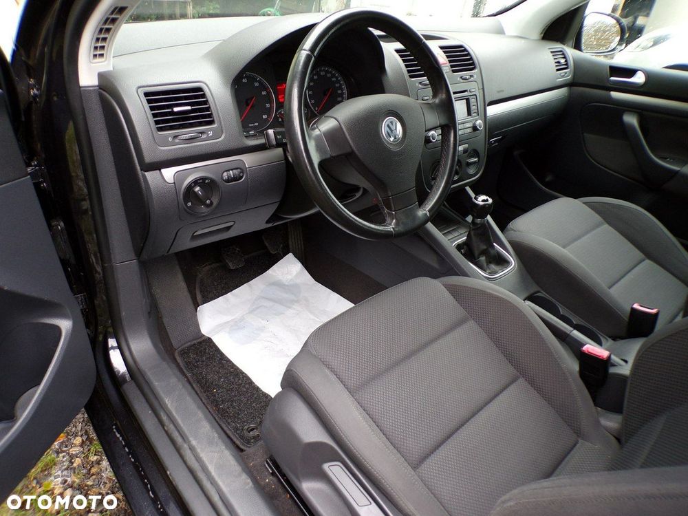 Volkswagen Golf - 25