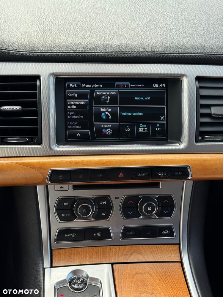 Jaguar XF 2.2 D Premium Luxury - 22