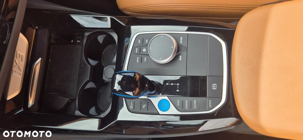 BMW iX3 - 30