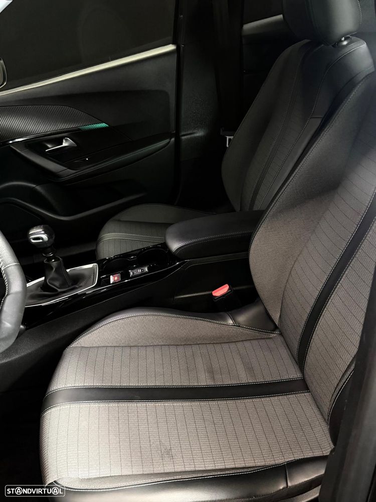 Peugeot 2008 PureTech 130 Allure Pack - 4
