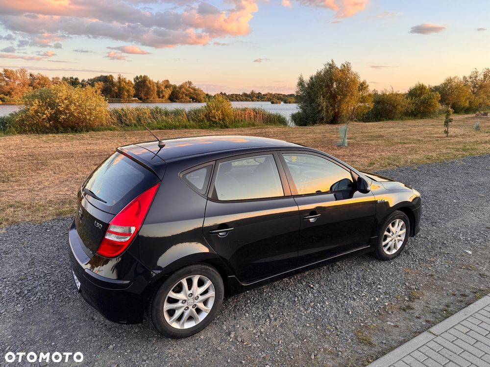 Hyundai i30 1.6 CRDi Premium - 3