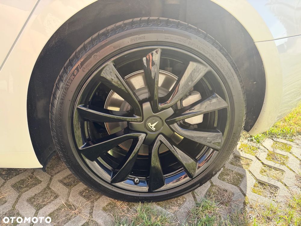 Tesla Model 3 - 11