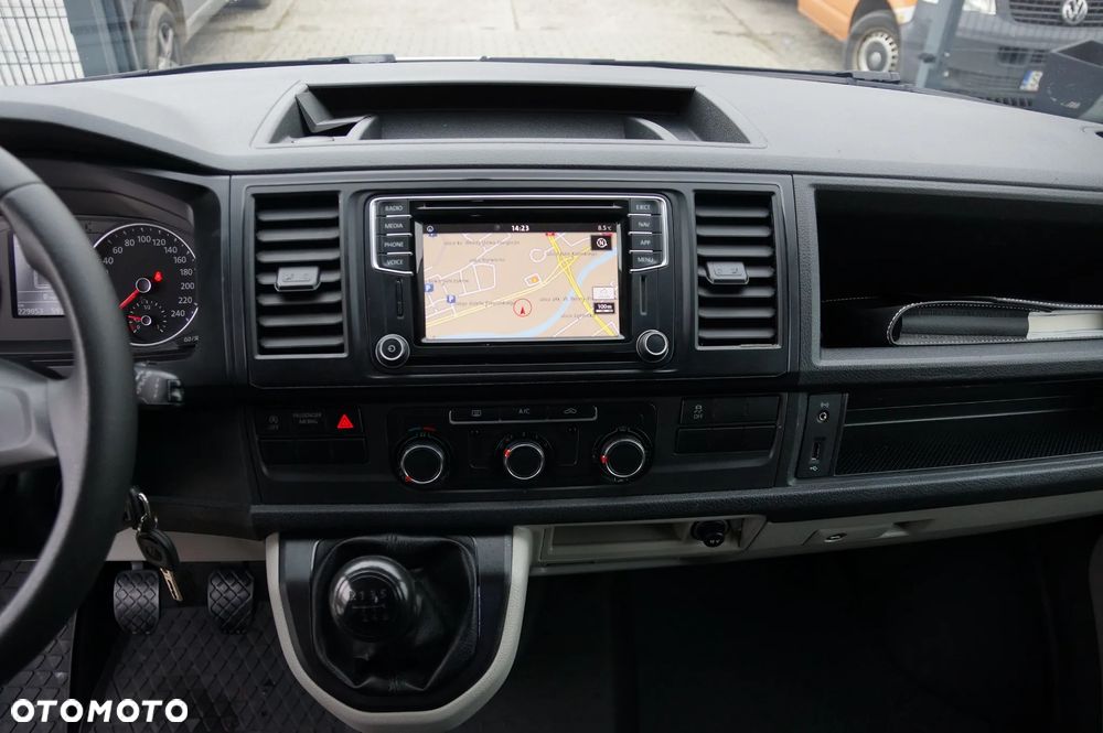 Volkswagen Transporter - 12