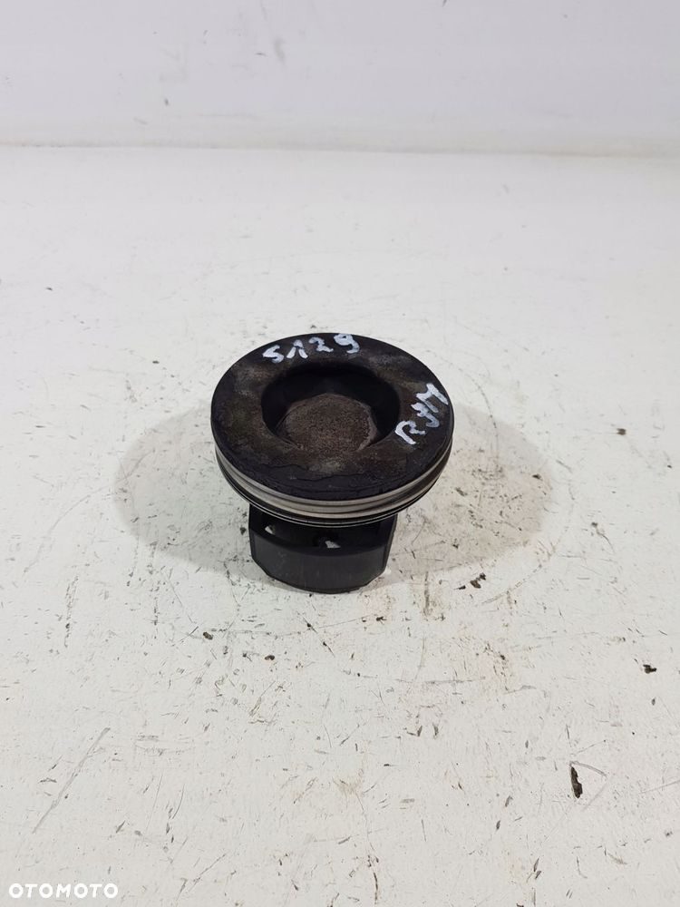 tłok mercedes w205 1.6 dci r9ma500 626951 - 1