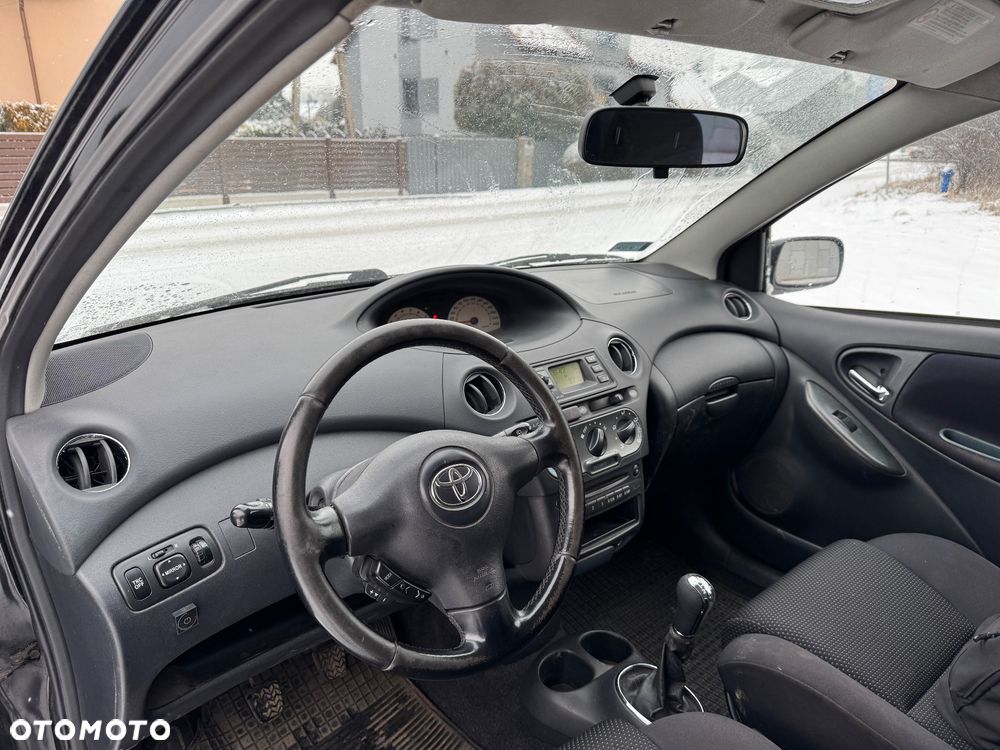 Toyota Yaris - 11
