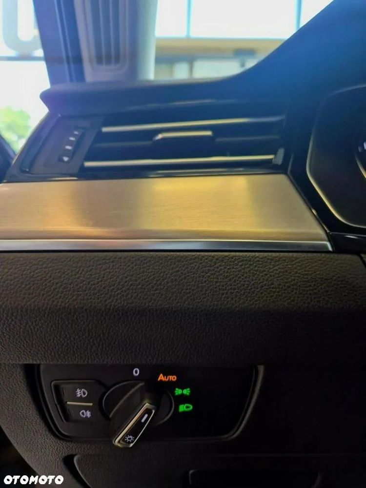 Volkswagen Passat 1.5 TSI EVO Elegance DSG - 22