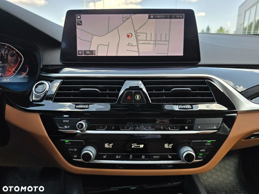 BMW Seria 5 518d Sport Line - 28
