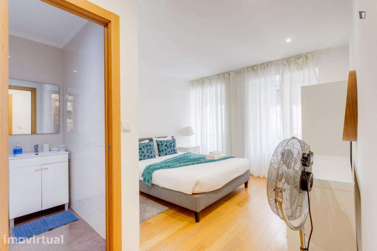 Apartamento com 2 quartos - localizado em Lapa Lisbon - Grande imagem: 2/16