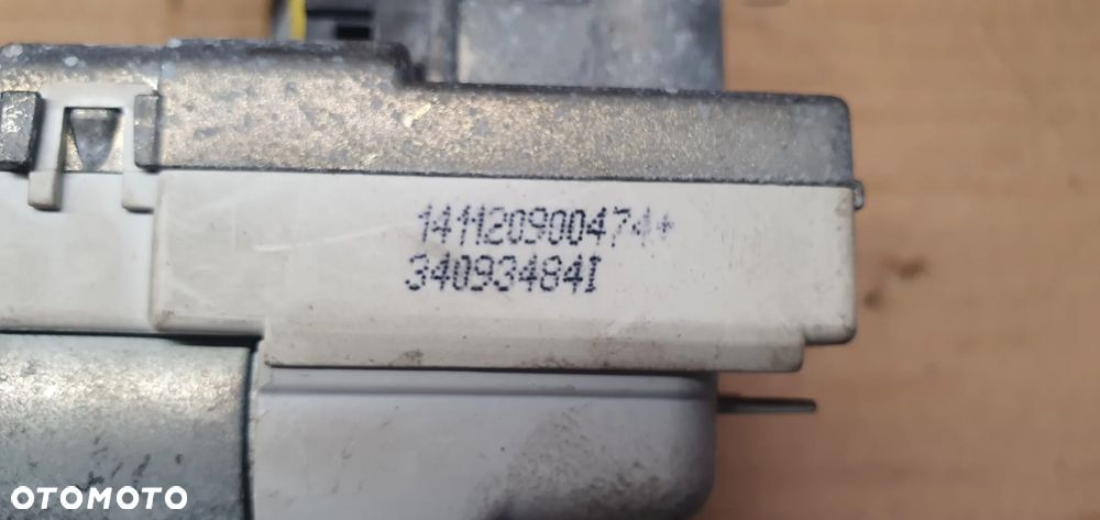 Pas bezpieczeństwa napinacz lewy przód przedni lewy Mercedes GL X166 W166 A1668601300 - 5