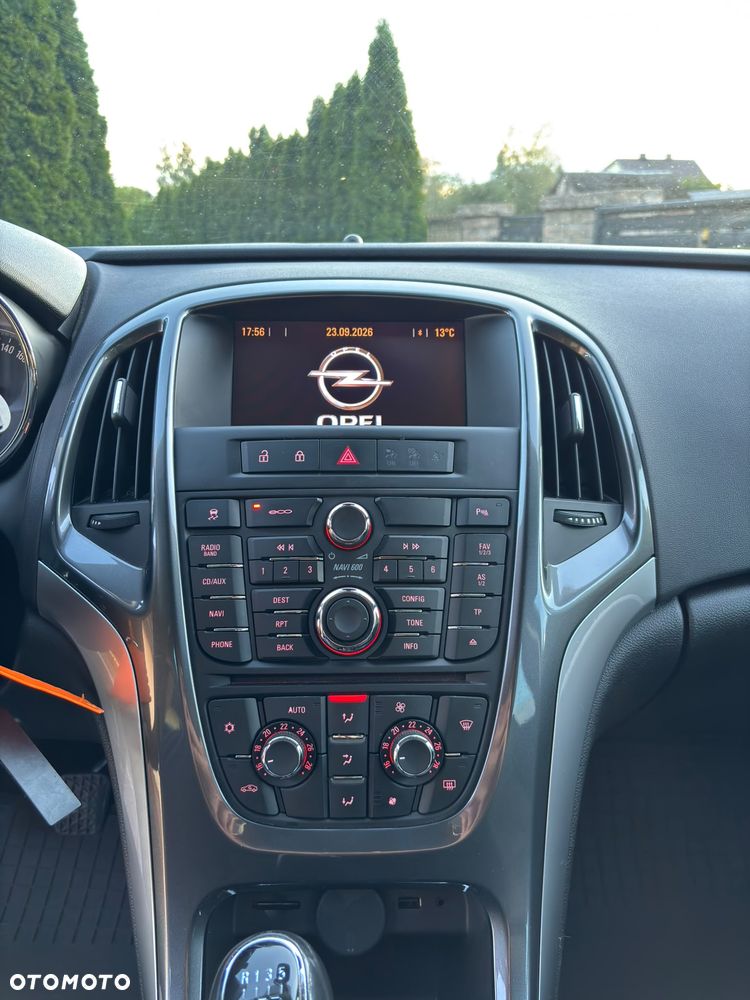 Opel Astra 1.4 Turbo - 12
