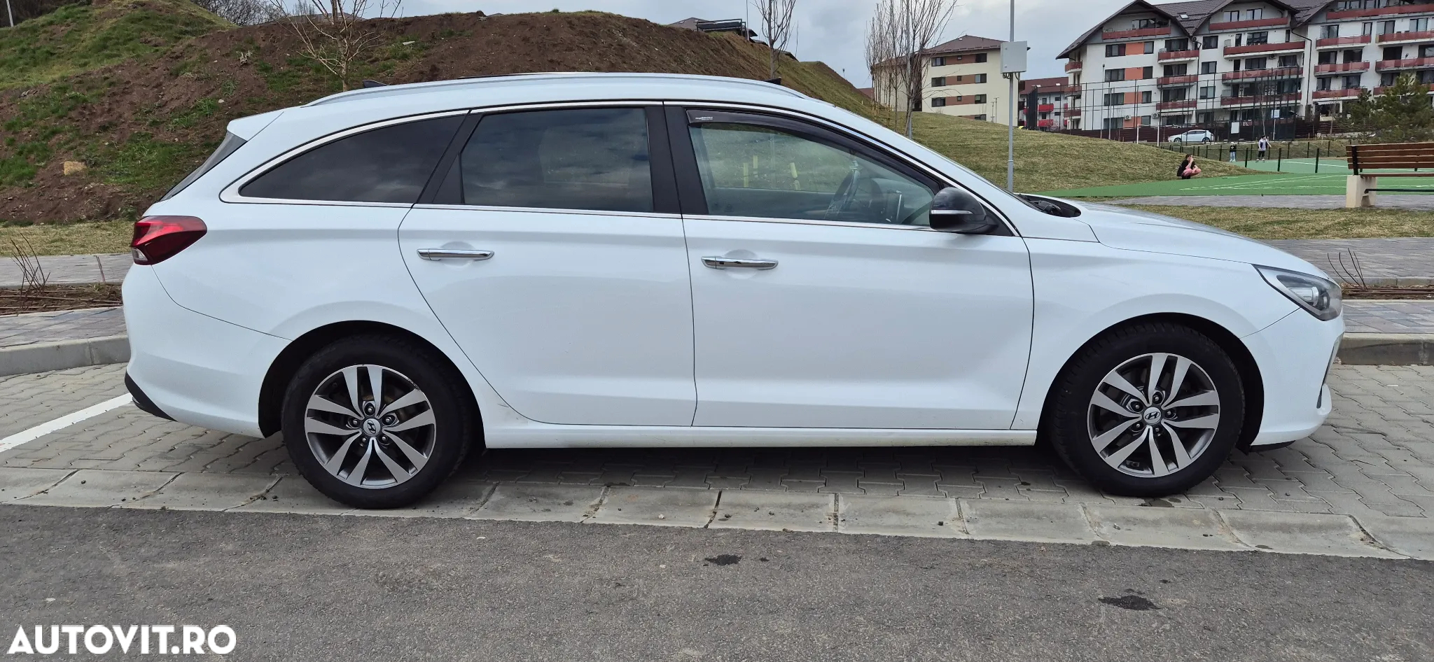 Hyundai i30 Kombi 1.6 CRDI DCT Passion Plus - 24