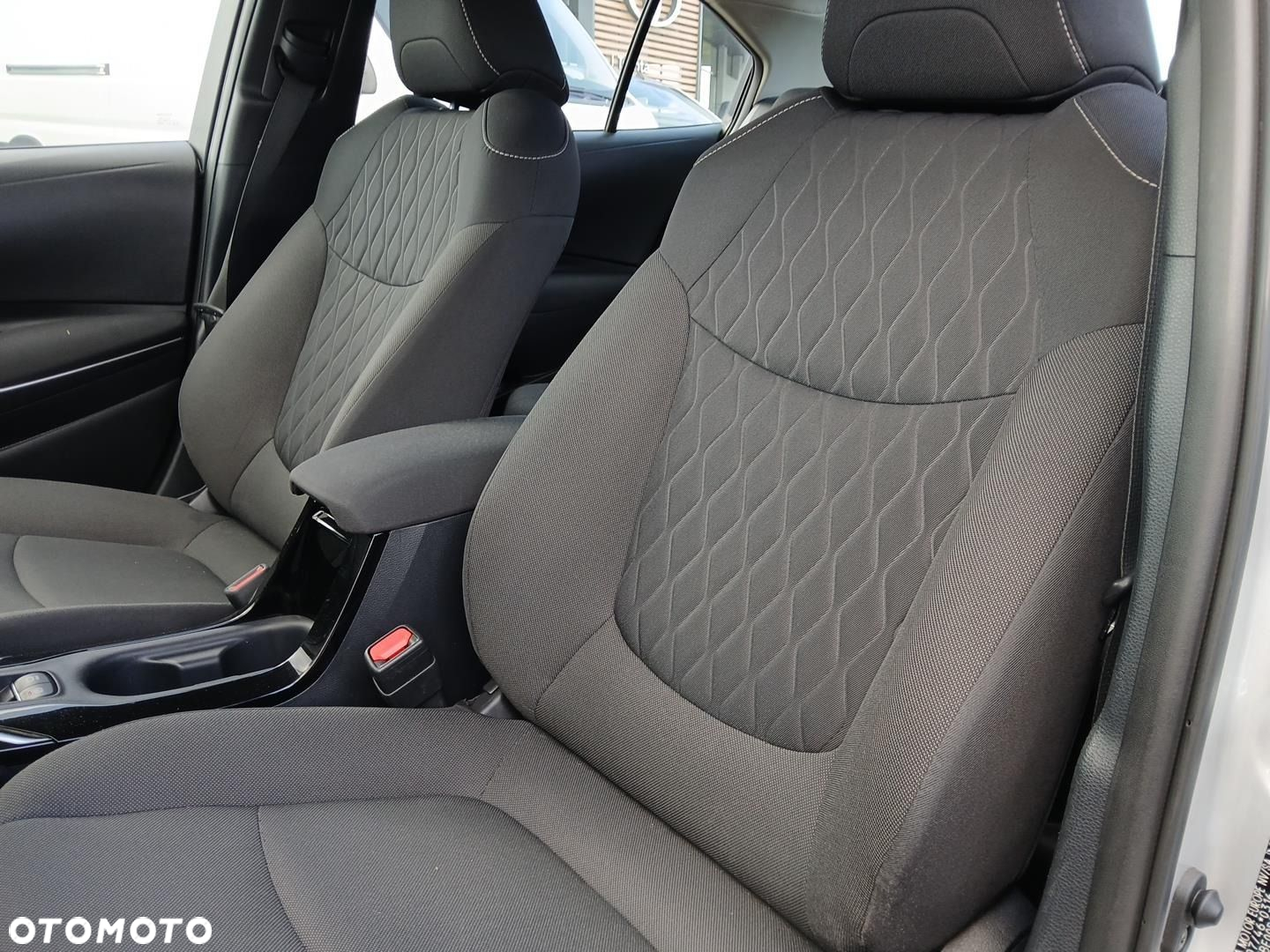 Toyota Corolla 1.8 Hybrid Comfort - 15