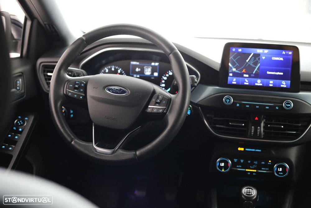Ford Focus 1.0 EcoBoost Active - 29