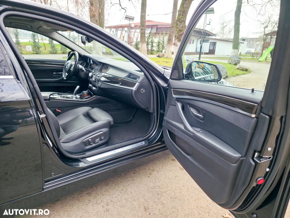 BMW Seria 5 530d xDrive AT - 11