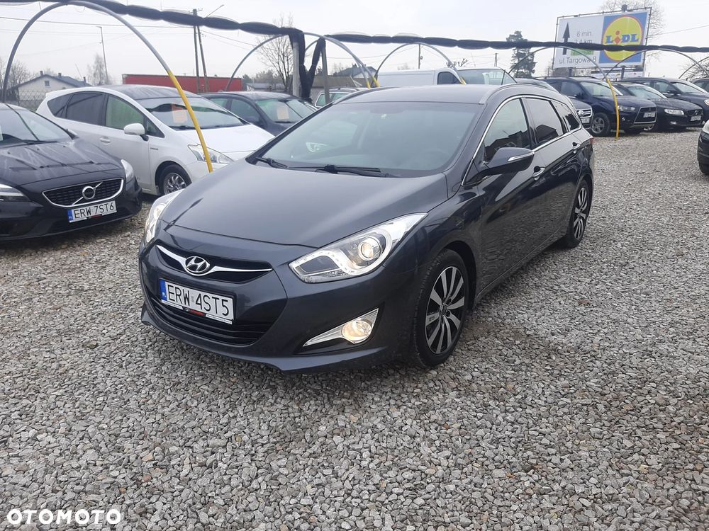 Hyundai i40 Kombi blue 1.6 Family - 9