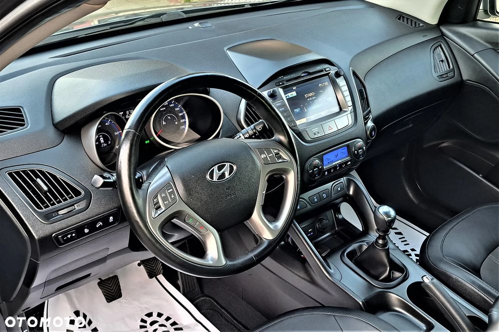 Hyundai ix35 2.0 CRDi Premium 4WD - 17
