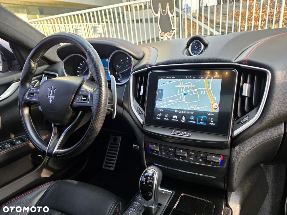 Maserati Ghibli S GranSport - 9