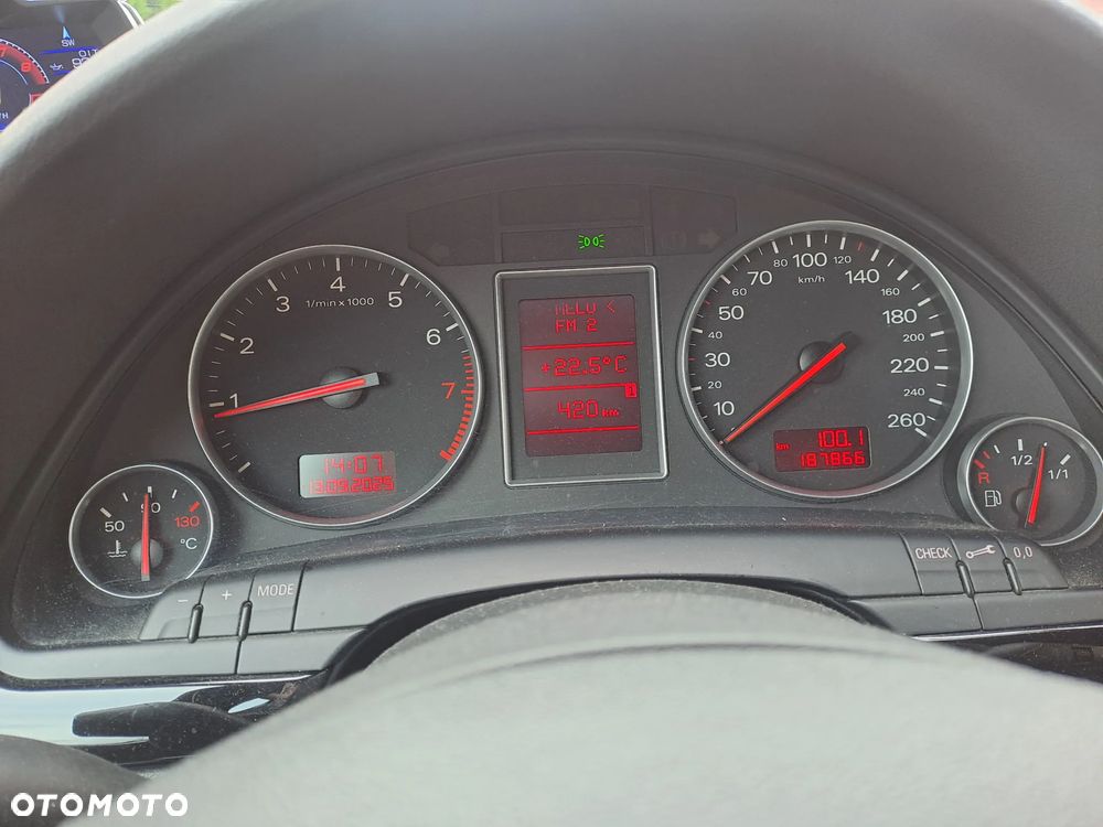 Audi A4 ver-1-8t-quattro - 9