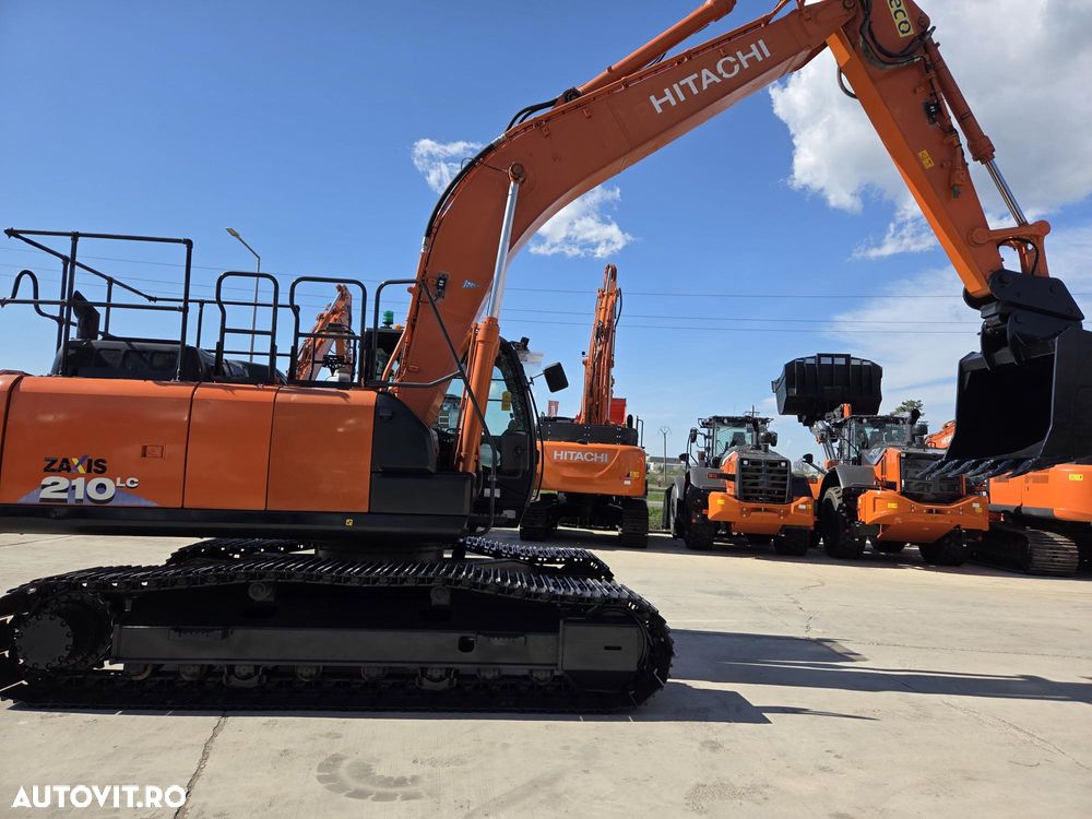 Hitachi ZX210, 23t, cupa NOUA 1,3mc, CUPLA RAPIDA, camere spate si laterale, inst picon, CONSUM MEDIU 9,6l/h, senile 80% ok doar 988h deplasare, 3 pompe hidr HITACHI, antifurt, motor ISUZU, ad sapare 7m, ridica 14t, STARE BUNA,leasing 4ani-83.900 EUR+Tva - 16