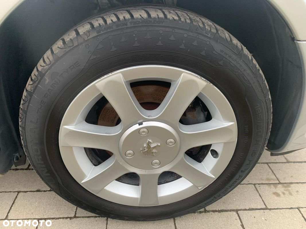Peugeot 1007 1.4 Trendy - 10