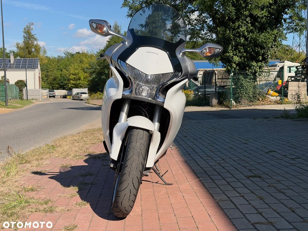 Honda VFR - 3