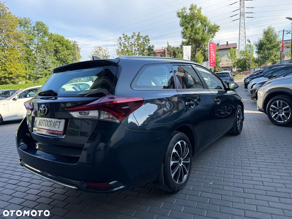 Toyota Auris 1.6 Premium - 31