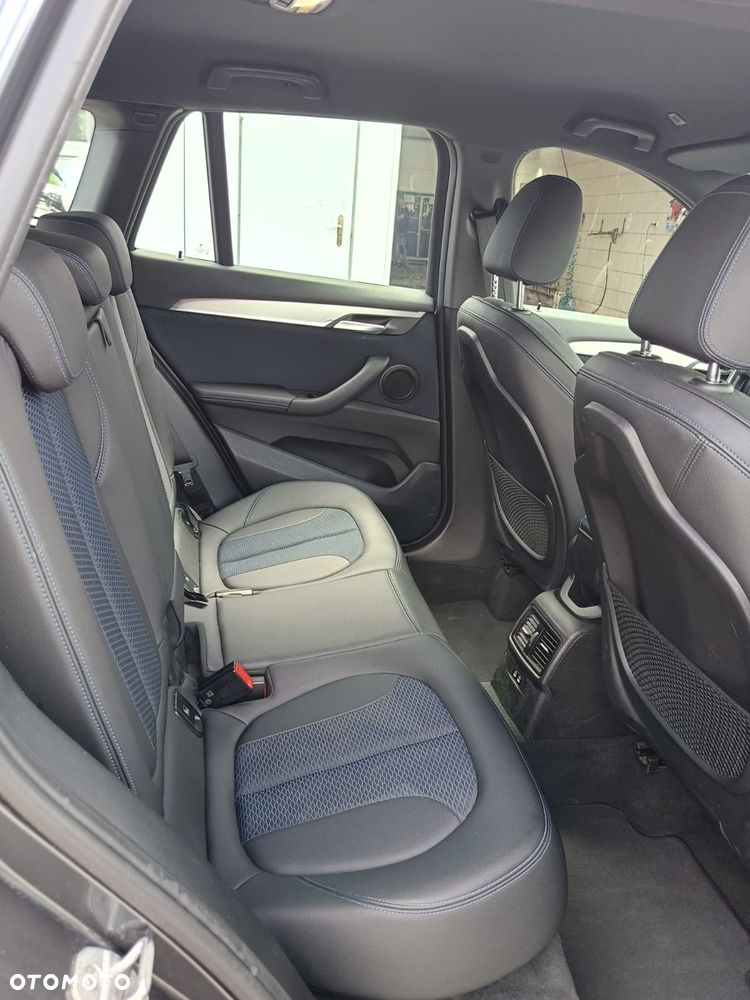 BMW X1 sDrive18i - 18