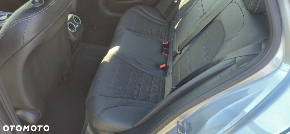 Mercedes-Benz Klasa C 220 d 9G-TRONIC - 24