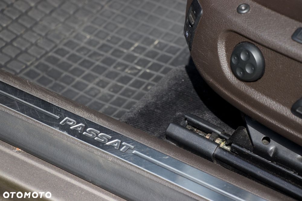 Volkswagen Passat Variant 2.0 TDI DSG BlueMotion Technology Exclusive - 15