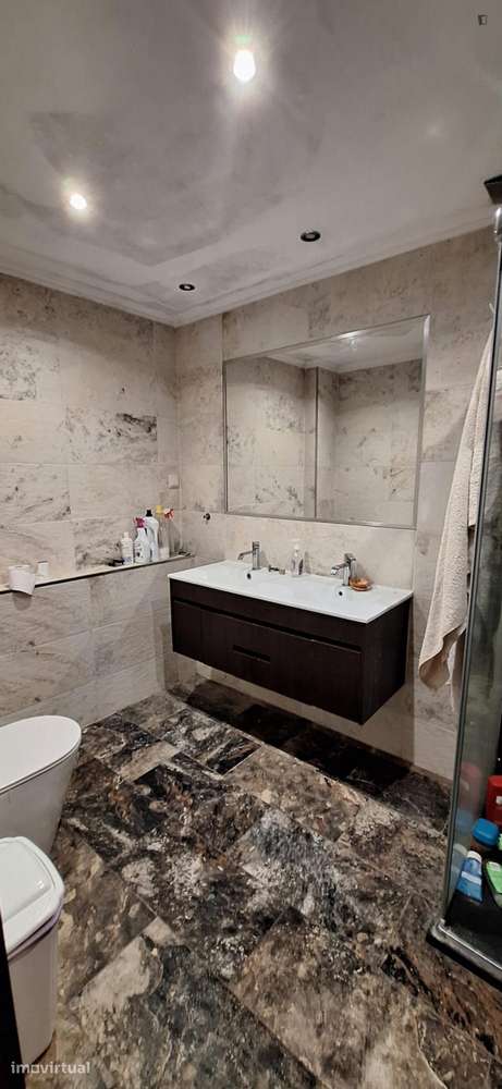 Quarto - localizado em Caparica Lisbon - Grande imagem: 2/4