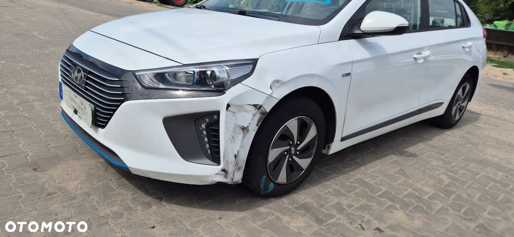 Hyundai IONIQ Hybrid Platinum - 4
