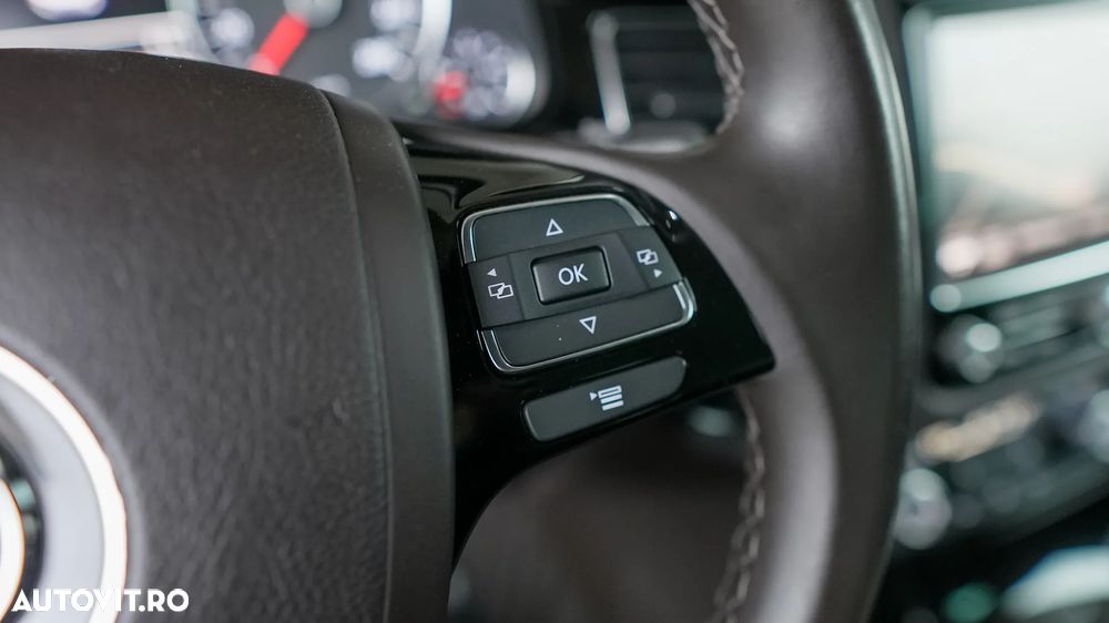 Volkswagen Touareg 3.0 V6 TDI BMT - 22
