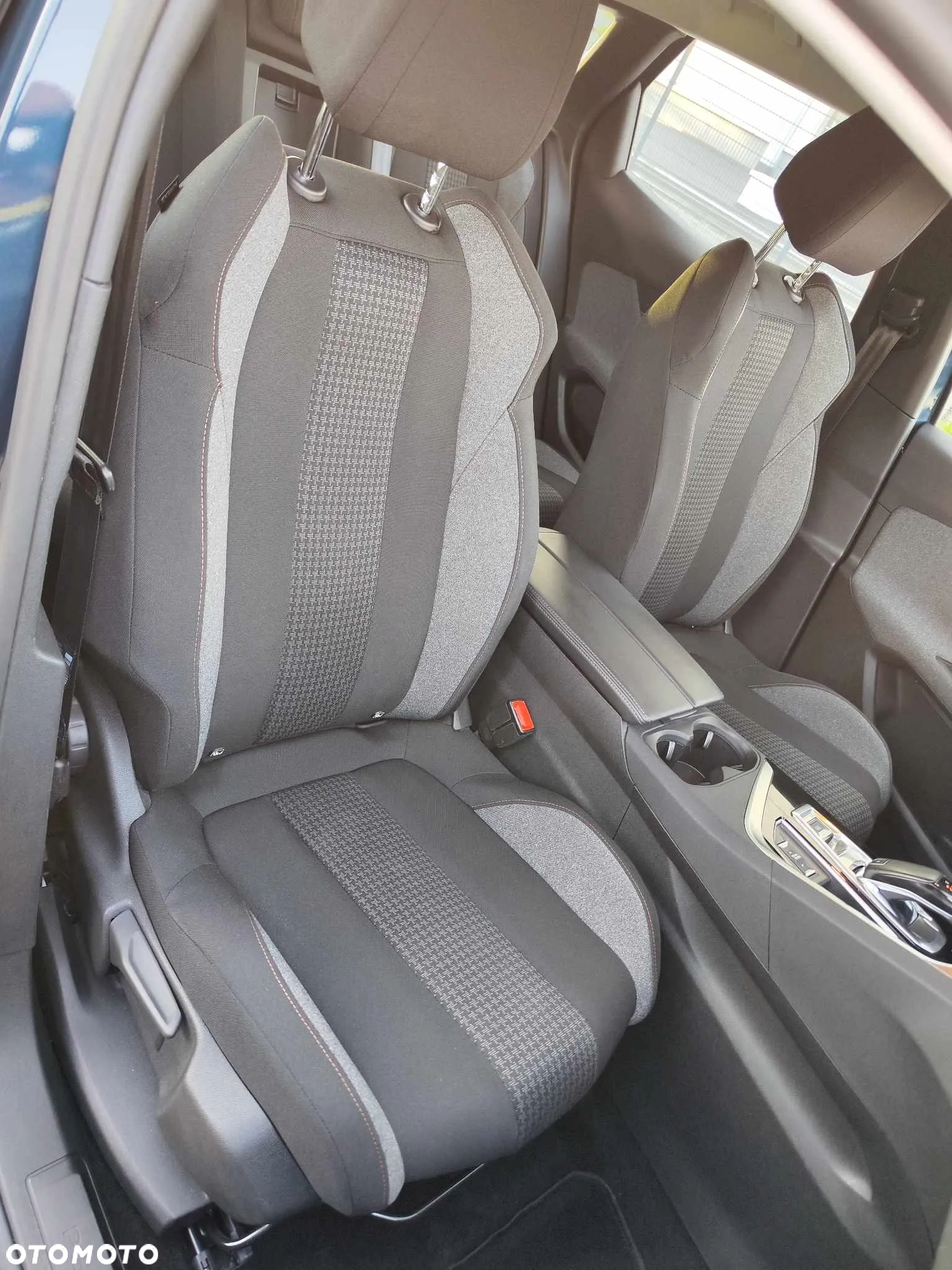 Peugeot 3008 1.5 BlueHDi Allure S&S EAT8 - 25