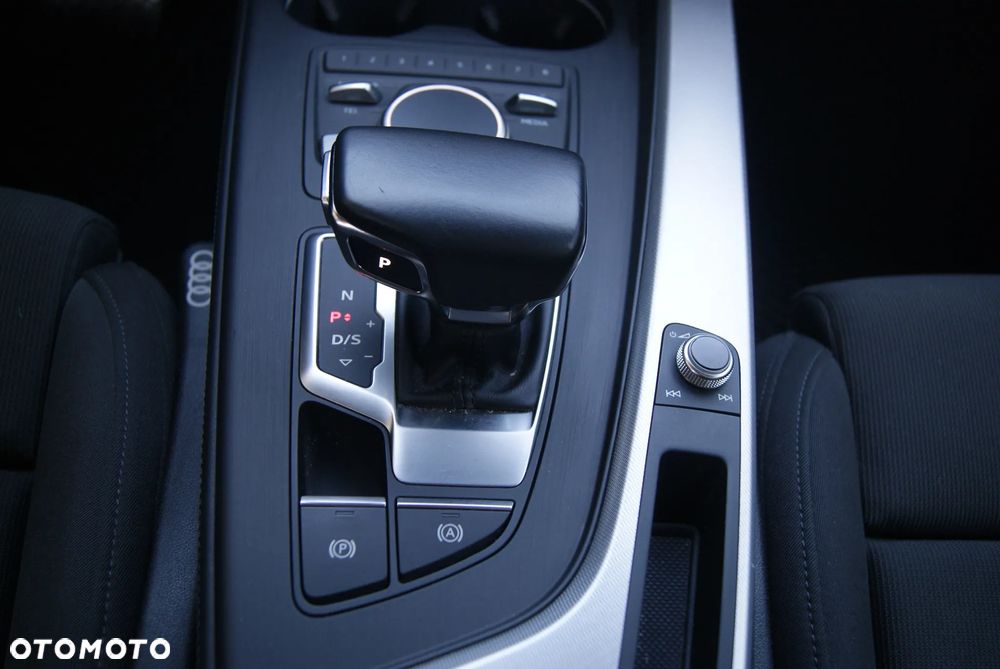 Audi A4 Avant 2.0 TDI ultra S tronic sport - 27