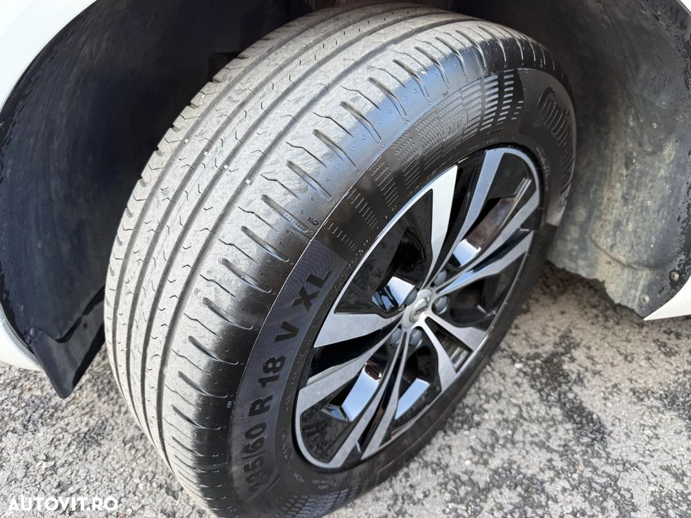 Volvo XC 60 D3 Momentum Pro - 32