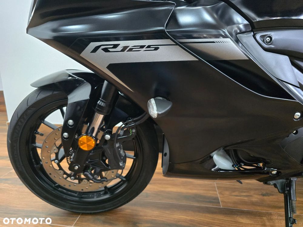 Yamaha YZF - 13