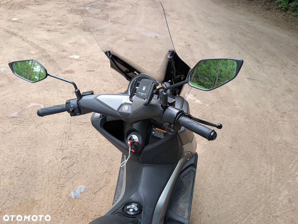 Yamaha NMAX - 4