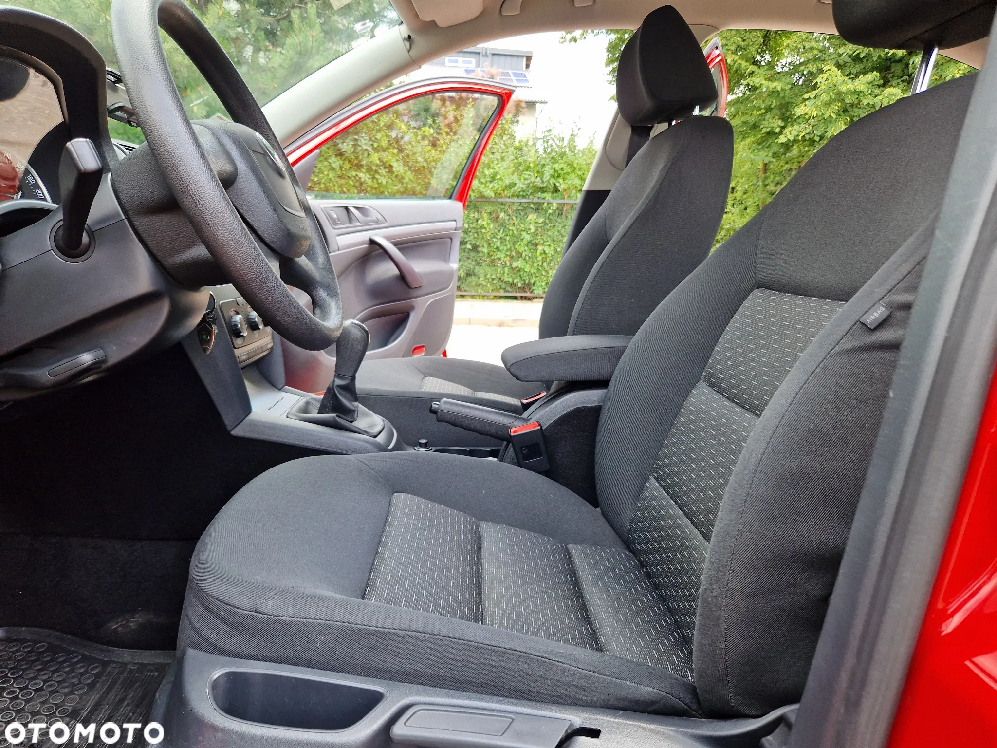 Skoda Octavia 1.6 Ambiente - 22