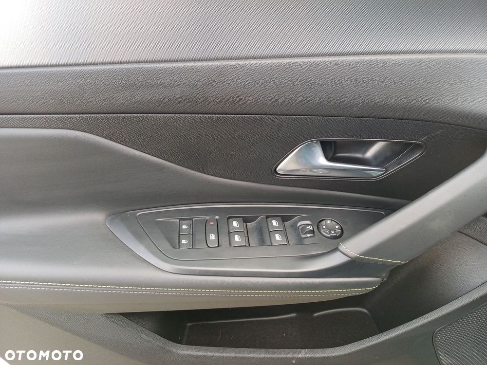 Peugeot 408 1.2 PureTech GT S&S EAT8 - 21