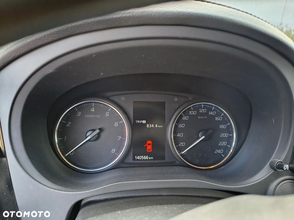 Mitsubishi Outlander 2.0 Invite + 2WD - 13