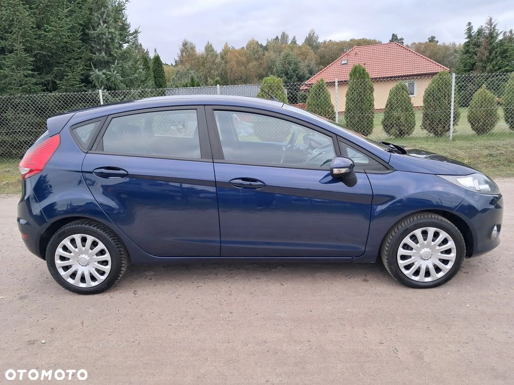 Ford Fiesta 1.6 TDCi DPF Ghia - 8