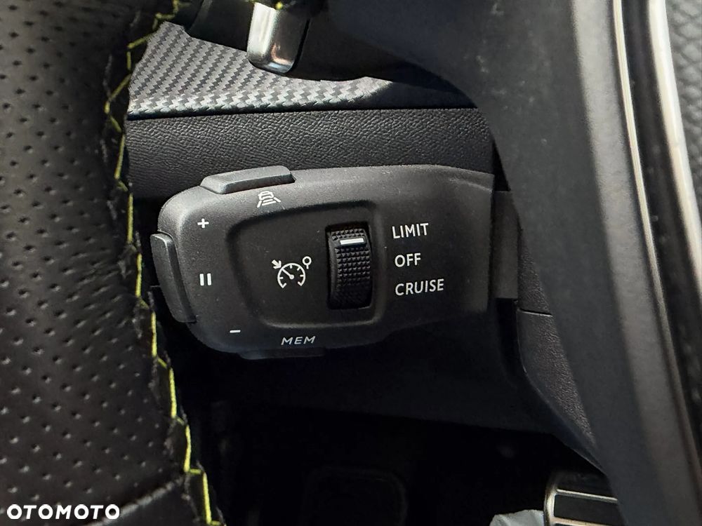 Peugeot 2008 1.2 PureTech GT S&S EAT8 - 23