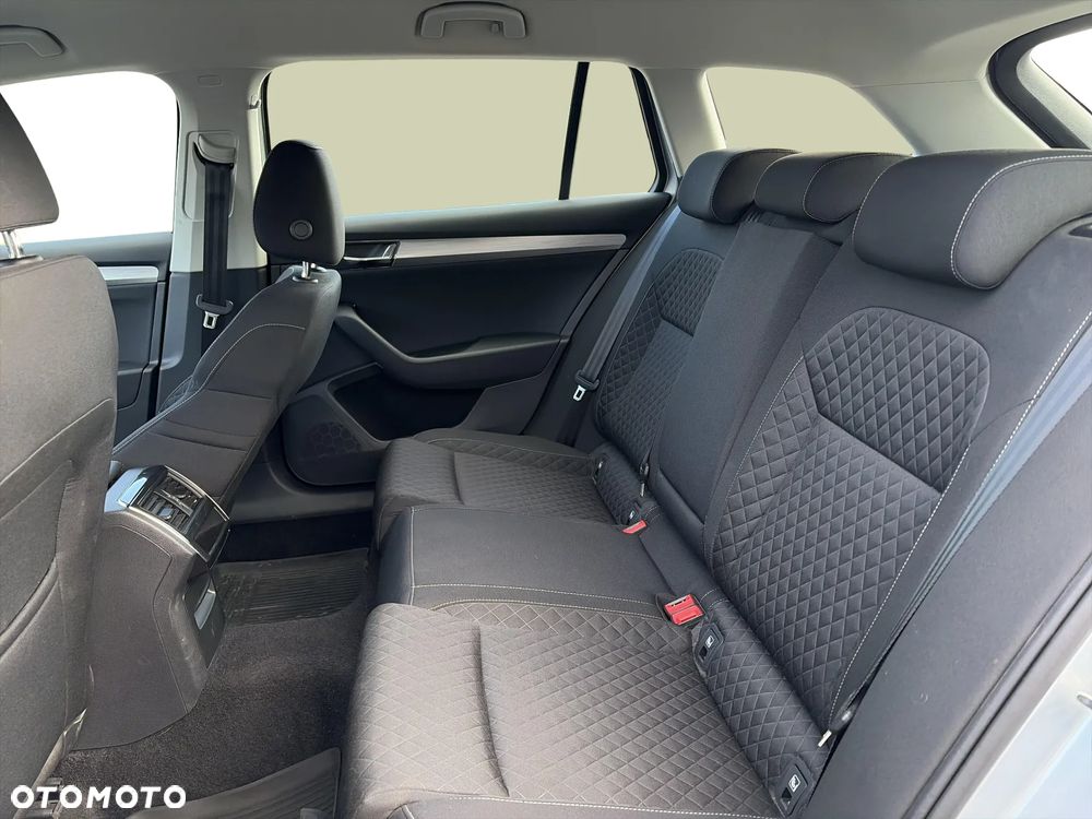 Skoda Superb 2.0 TDI SCR Ambition DSG - 10